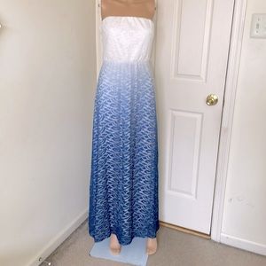SALE 🔥🔥 Blue Ombré Strapless Lace Dress Size 6